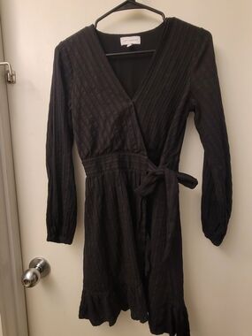 Lost + Wander Black Textured Wrap Midi Dress